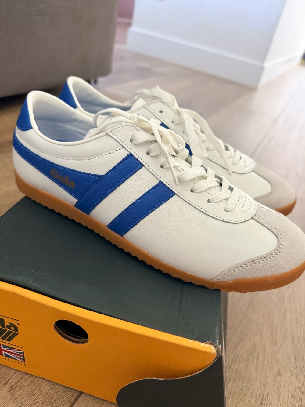 Gola White and Blue Men's Retro Runner Sneakers